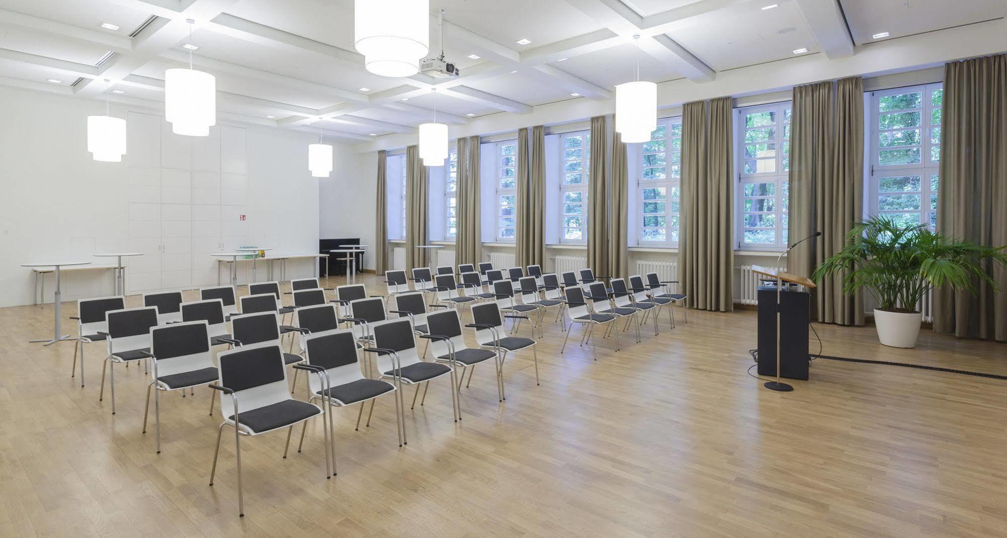 מלון ברגיש גלאדבך Kardinal Schulte Haus מראה חיצוני תמונה
